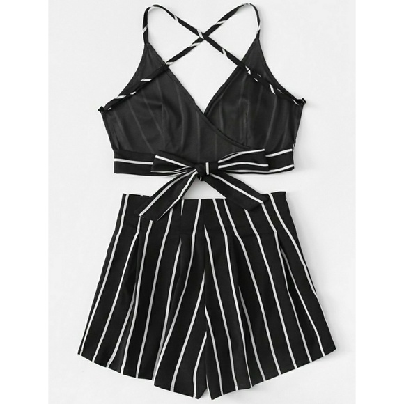 🌿VIVA | Open Back Crop Top with Short - Picture 3 of 4